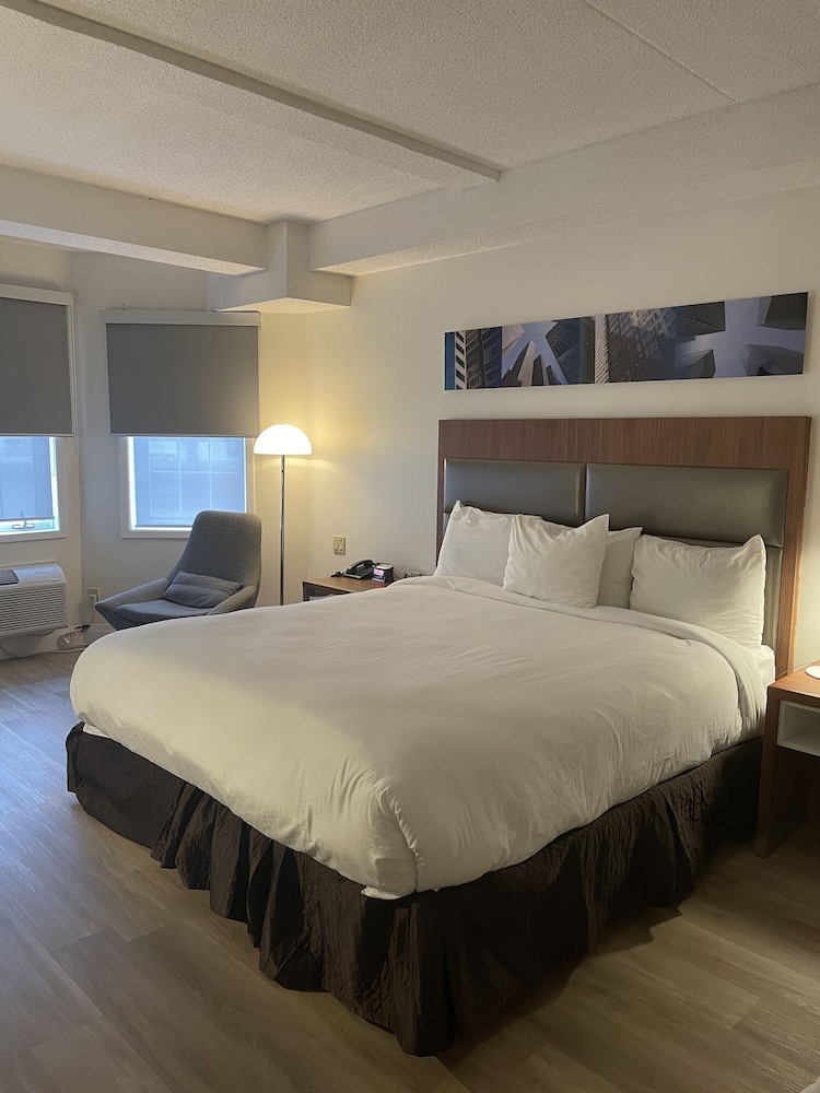 Travelodge by Wyndham Niagara Falls Lundys Lane