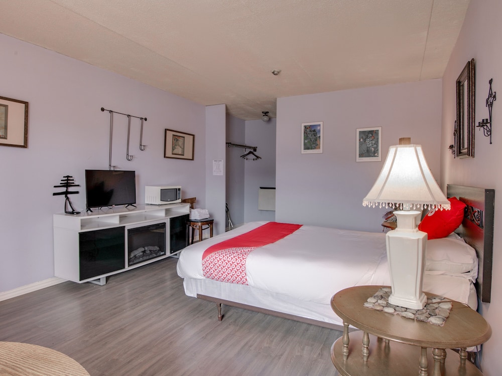 OYO Hotel Niagara Falls, ON - Fallsview