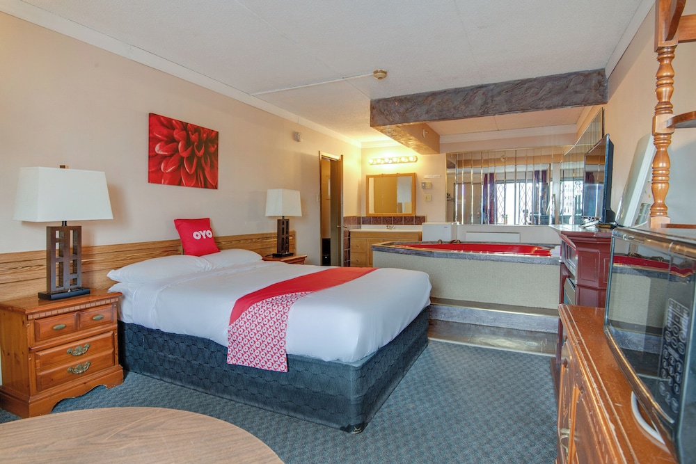 OYO Hotel Niagara Falls, ON - Fallsview