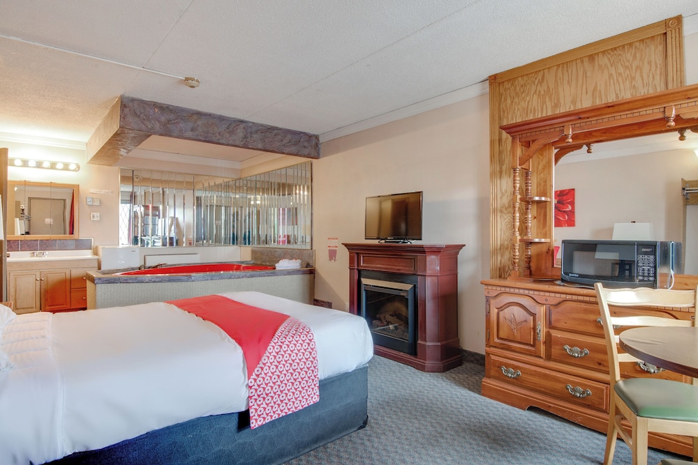 OYO Hotel Niagara Falls, ON - Fallsview