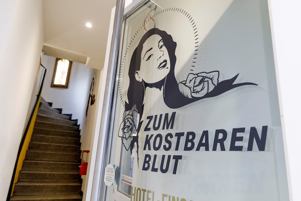 Koncept Hotel zum kostbaren Blut