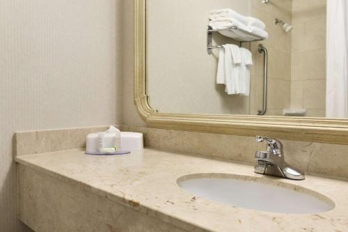 Travelodge Hotel by Wyndham Vancouver Airport