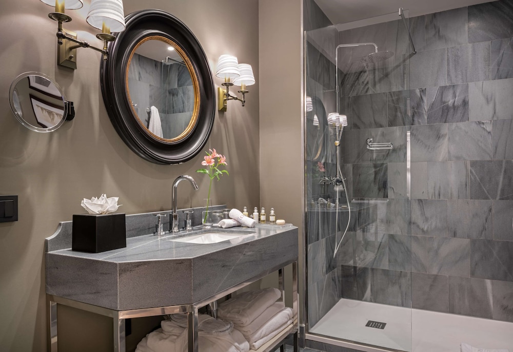 NH Collection Valencia Colon