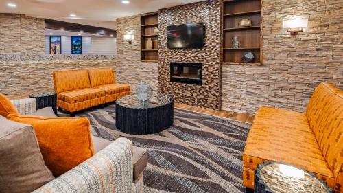 Best Western Plus Country Meadows Inn