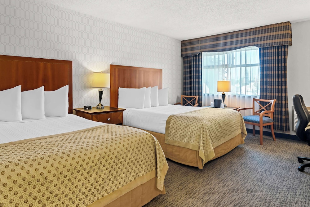 Best Western Plus Langley Inn