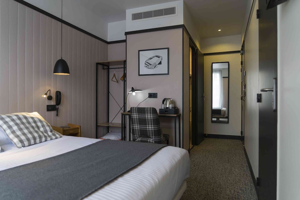 Hôtel Terminus Paris La Défense