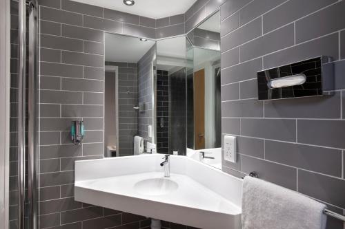 Holiday Inn Express Strathclyde Park M74, Jct. 5