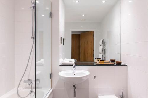 Cove Paradise Street