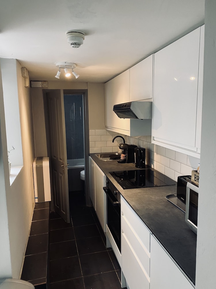 Ei8ht Brighton Apartments