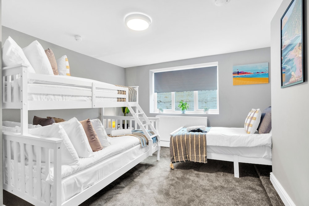 Bright And Spacious Flat With Garden