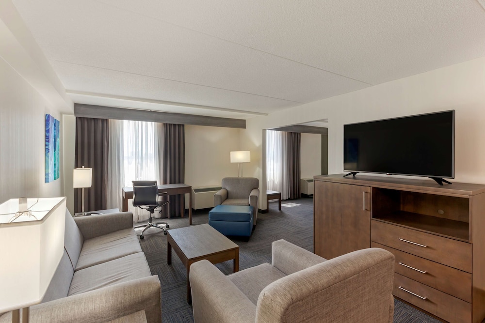 Best Western Plus Toronto Airport Hotel
