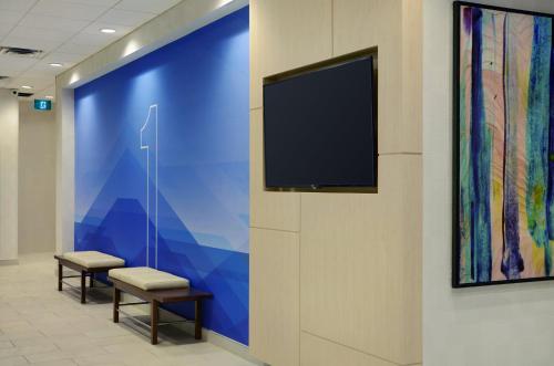 Holiday Inn Express Toronto Downtown