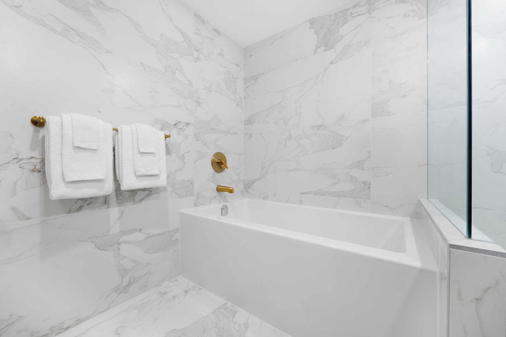 Pantages Hotel Downtown Toronto