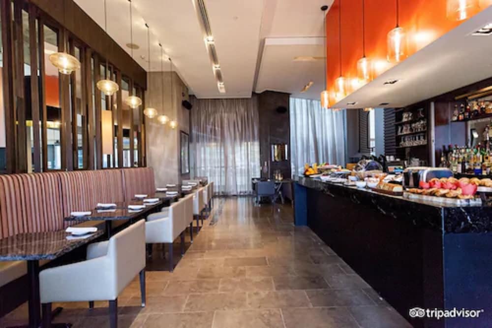 Pantages Hotel Downtown Toronto