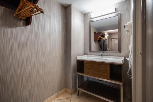 Monte Carlo Inn Toronto West