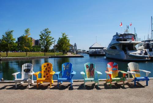 Holiday Inn Hotel & Suites Oakville @ Bronte