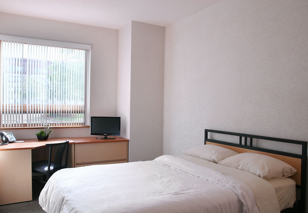 Residence & Conference Centre – Brampton