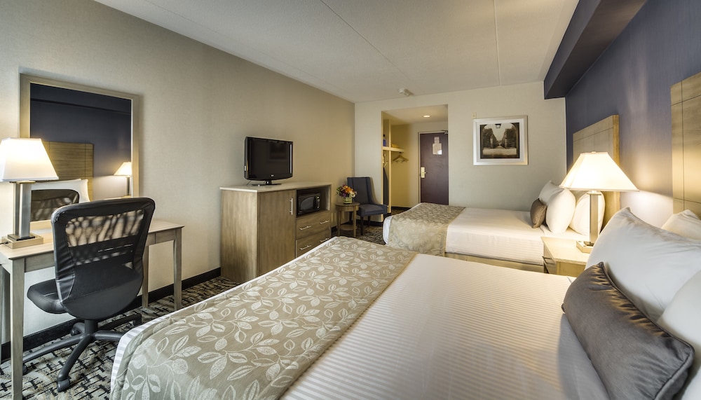 Monte Carlo Inn Oakville Suites