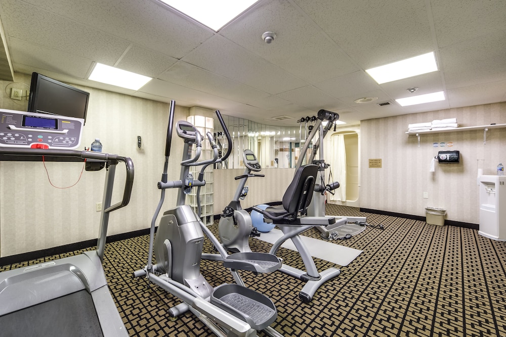 Monte Carlo Inn Oakville Suites