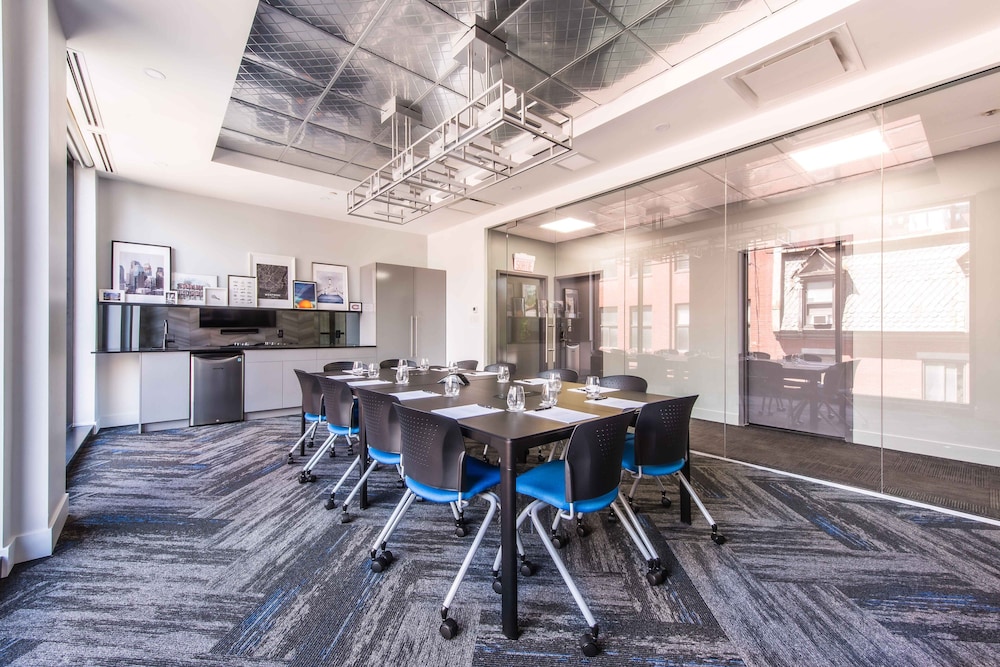 Travelodge Hotel by Wyndham Montreal Centre