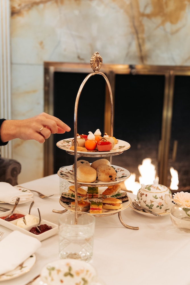 The Ritz-Carlton, Montreal