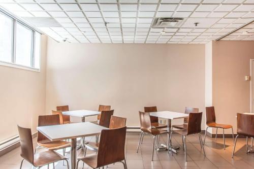 Comfort Suites Downtown