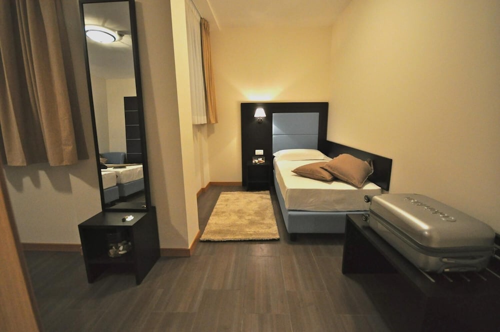 Hotel 325 Tor Vergata