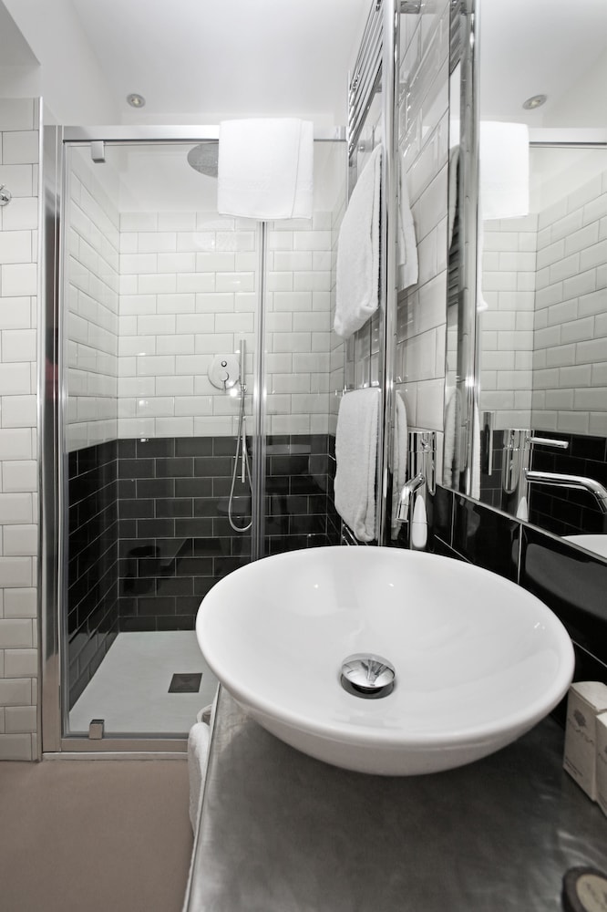 Trevi Contemporary Suite