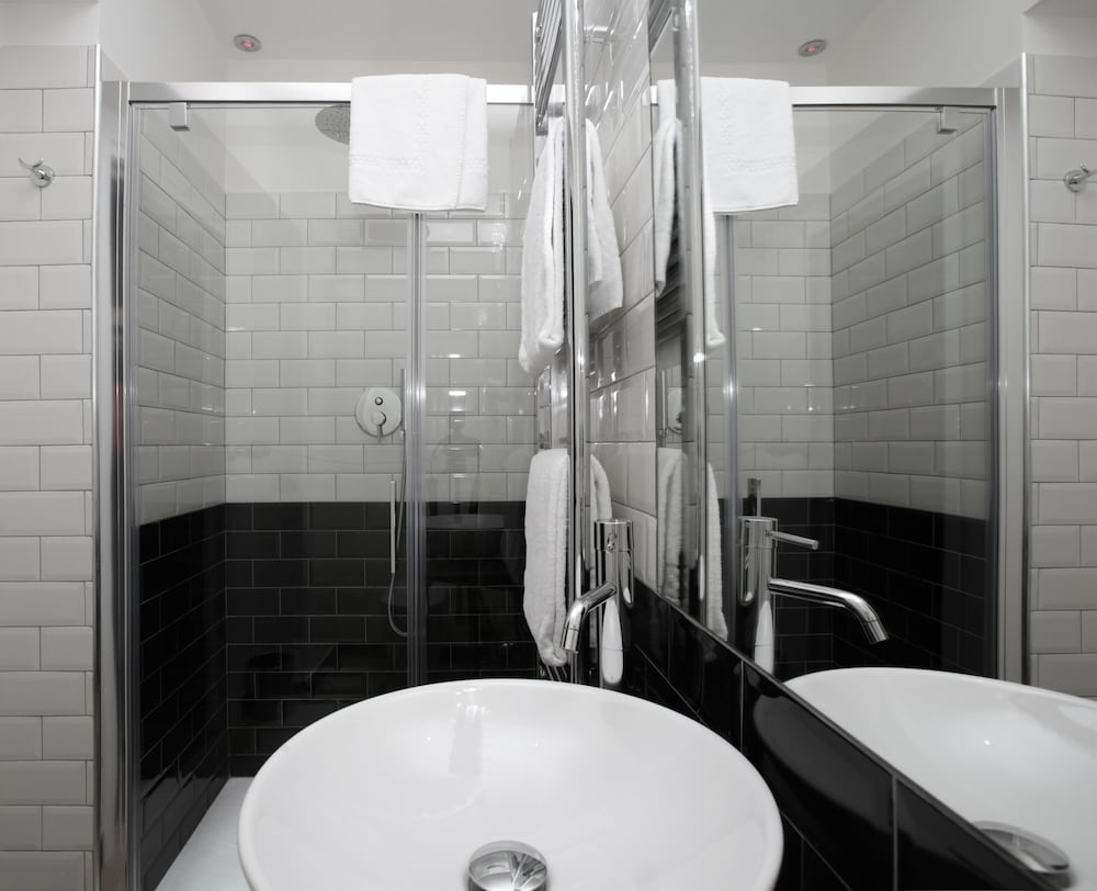 Trevi Contemporary Suite