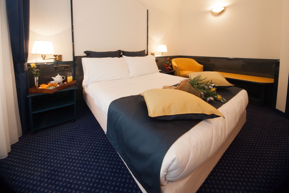 iH Exclusive Milano Ambasciatori