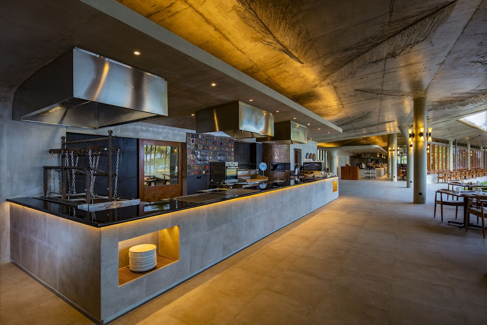 Cinnamon Bentota Beach