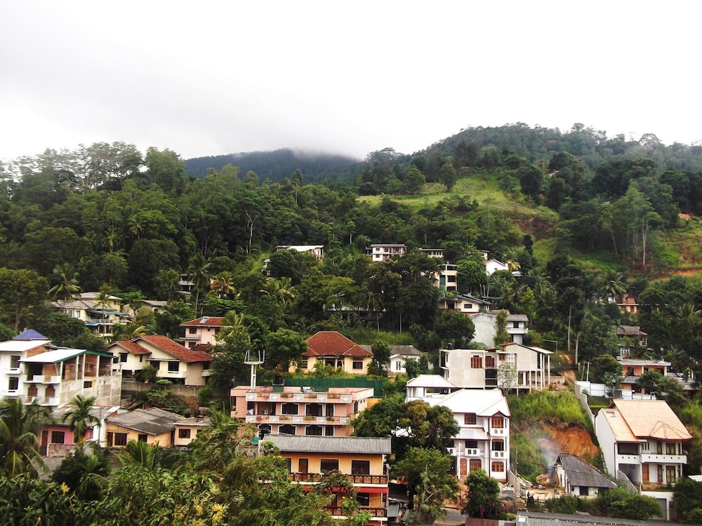 Majestic Tourist Hotel