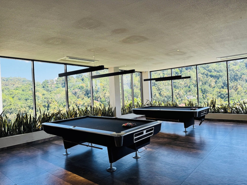 The Golden Crown Kandy