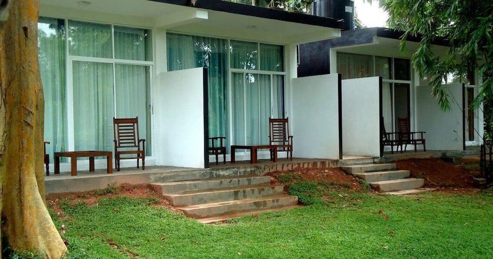 Bridge Hotel Negombo