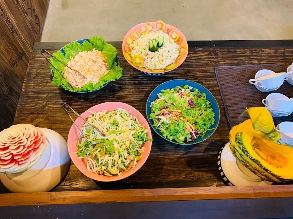 Ella Royal Ace Hotel