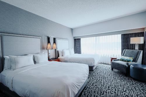 DoubleTree Suites by Hilton Hotel & Conference Center Chicago-Downers Grove