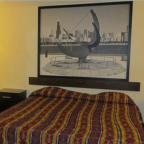 Days Inn by Wyndham Waukegan