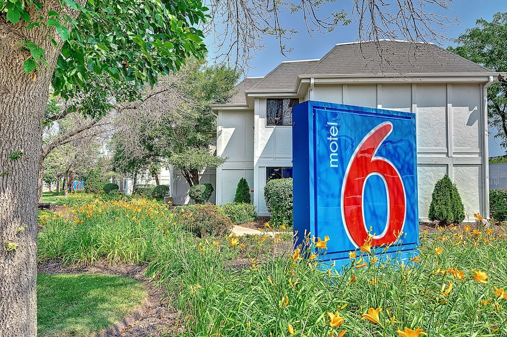 Motel 6 Chicago North - Glenview