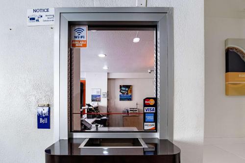 Motel 6 Chicago Northwest - Palatine