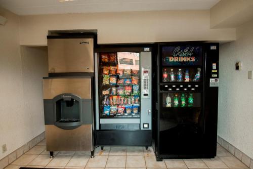 Red Roof PLUS+ Chicago - Naperville