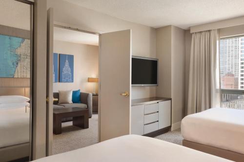 Hilton Chicago/Magnificent Mile Suites