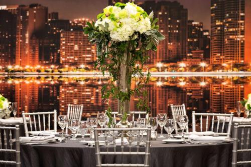 Hilton Chicago/Magnificent Mile Suites