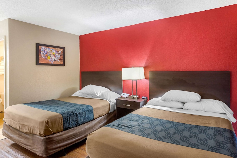 Econo Lodge Shorewood