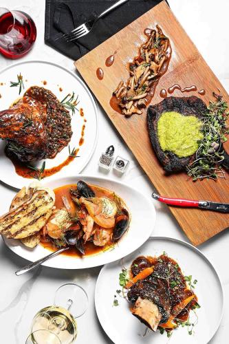 Hotel EMC2 Autograph Collection