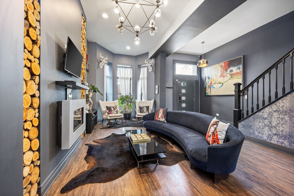 Mccormick Place Guest House