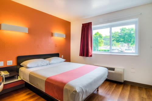 Motel 6 Chicago North Central-Arlington Heights