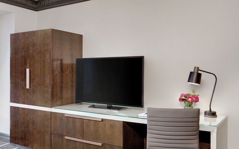 Luxor Hotel & Casino