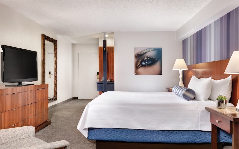 Luxor Hotel & Casino