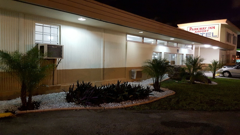 Parkway Inn Airport Motel