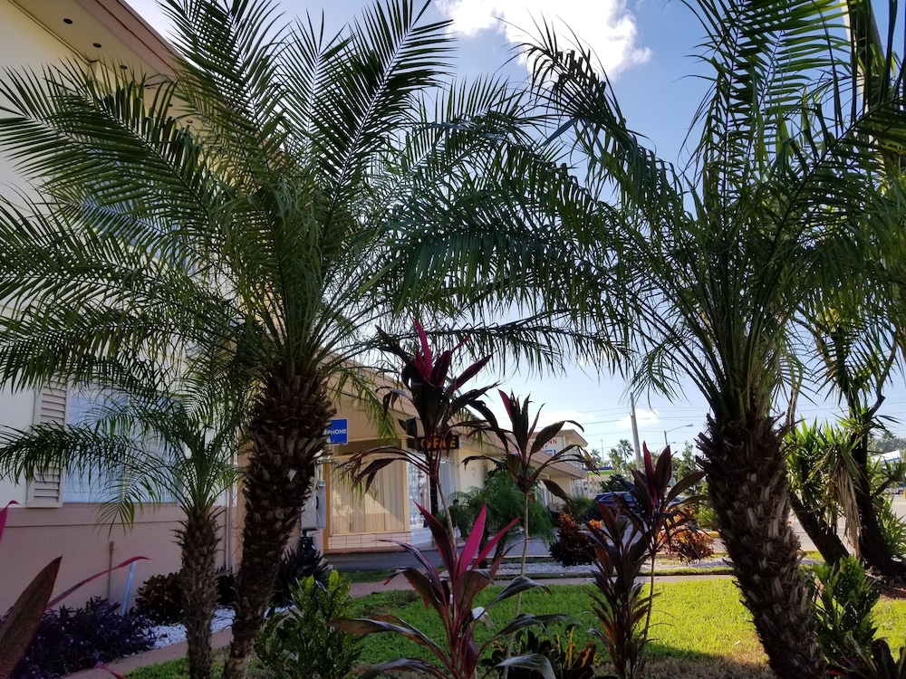 Parkway Inn Airport Motel